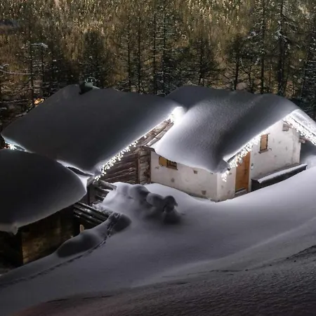 Baita Hanzel & Gretel By Livigno Accomodation Chalet *