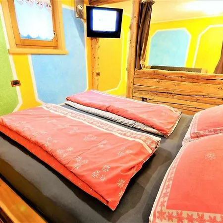Baita Hanzel & Gretel By Livigno Accomodation *