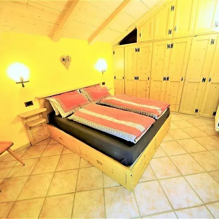 Chalet Baita Hanzel & Gretel By Livigno Accomodation *