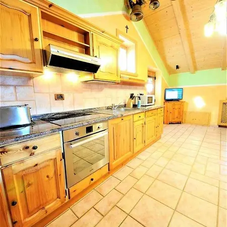Baita Hanzel & Gretel By Livigno Accomodation *