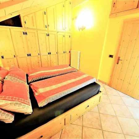 Baita Hanzel & Gretel By Livigno Accomodation * Livigno