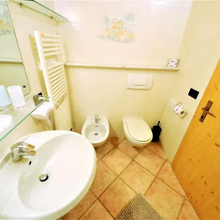 Baita Hanzel & Gretel By Livigno Accomodation Chalet