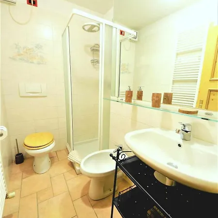 Chalet Baita Hanzel & Gretel By Livigno Accomodation *