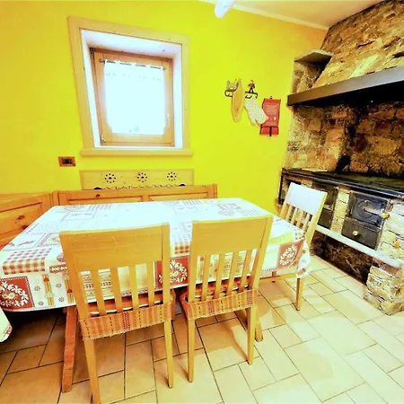 Chalet Baita Hanzel & Gretel By Livigno Accomodation Livigno