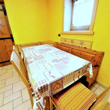 Baita Hanzel & Gretel By Livigno Accomodation Chalet