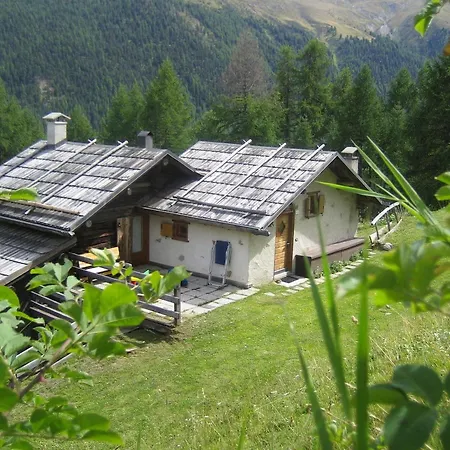 Baita Hanzel & Gretel By Livigno Accomodation